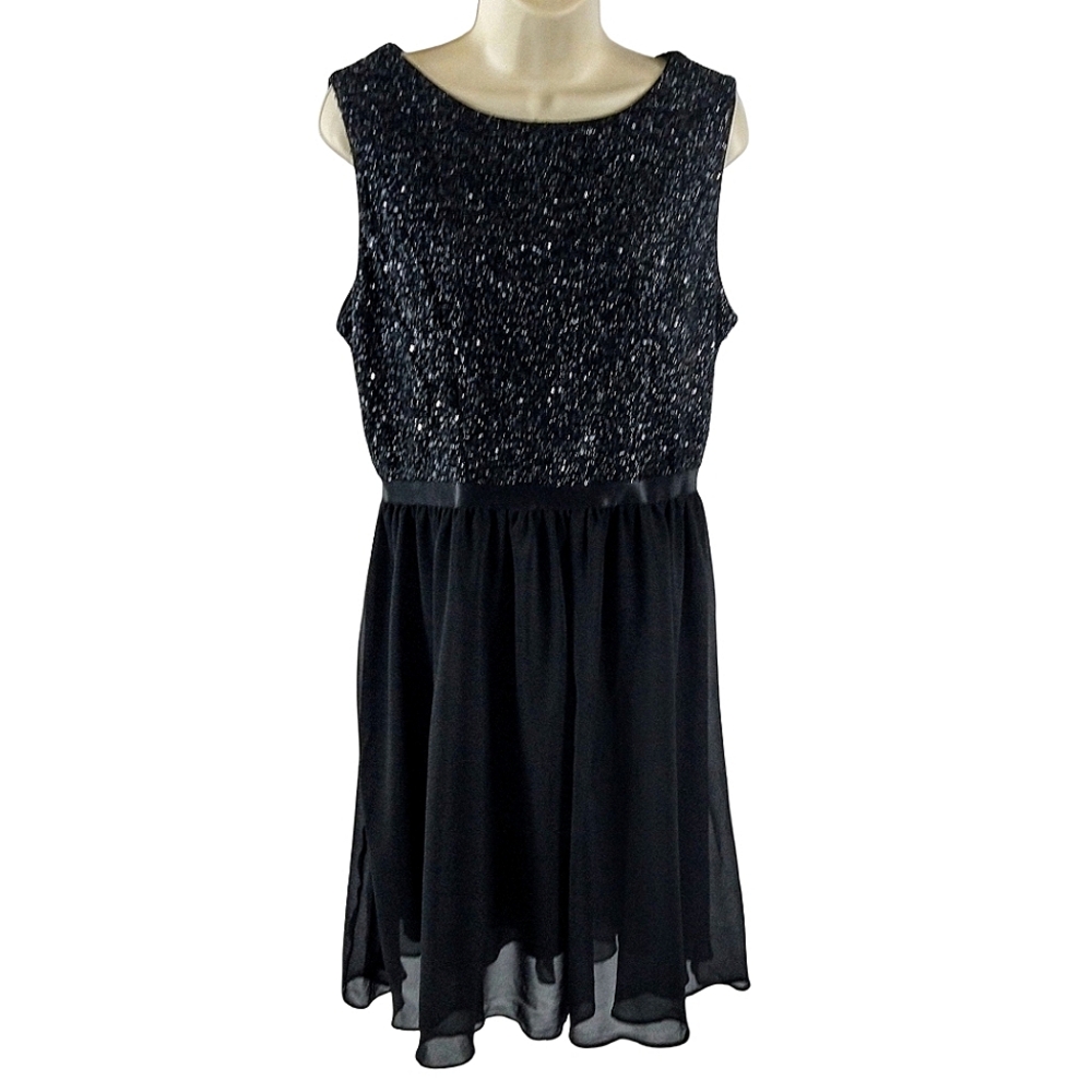 Elegant Black Sequined Sleeveless Cocktail Dress size large